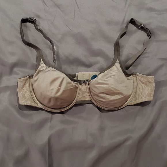 Bra - Picture 1 of 3
